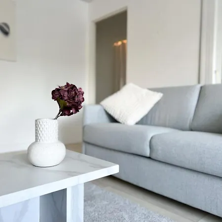 Aurora Iii By Booklapland Apartman